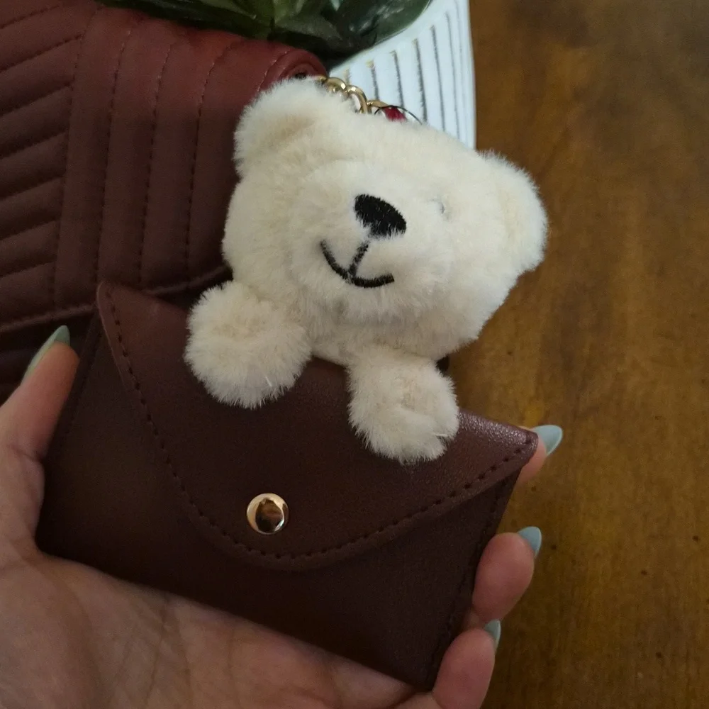 NWT Badgley Mischka Vegan Burgundy Quilted Crossbody Bag with Gold Chain - Picture 9 of 9